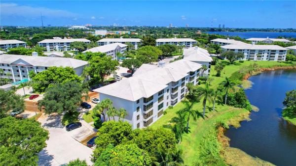 Whitehall, 3640 Whitehall Dr #306, West Palm Beach, Florida 33401, image 1