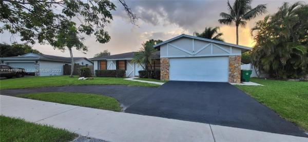 Orange Tree Lakes, 921 SW 129th Way, Davie, Florida 33325, image 1