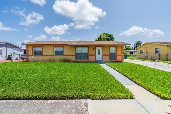 Leslie Estates, 3560 NW 196th Ln, Miami Gardens, Florida 33056, image 2