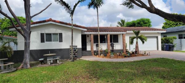 Hialeah Golf Course, 236 Apache St, Miami Springs, Florida 33166, image 1
