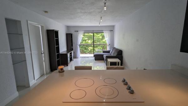 Westchester Point, 995 SW 84th Ave #423, Westchester, Florida 33144, image 1