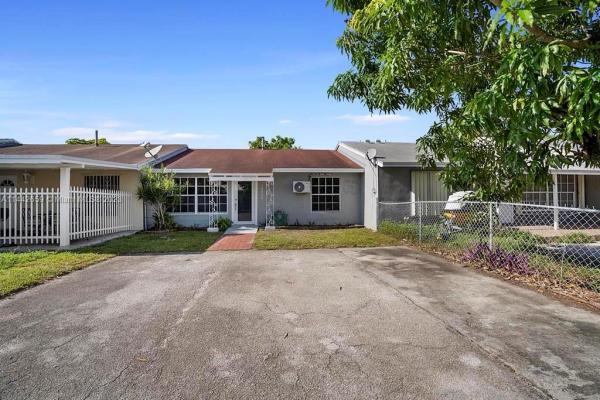 Kings Gardens, 18824 NW 45th Ave #18824, Miami Gardens, Florida 33055, image 2