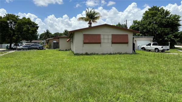Scott Lake Manor, Miami Gardens, Florida 33169, image 2