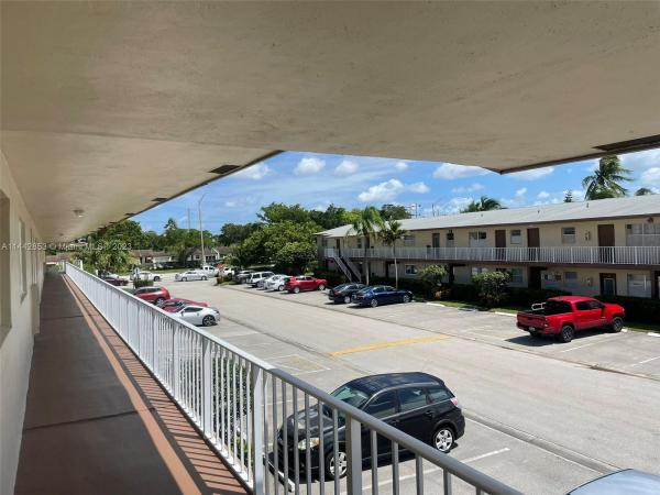 Oriole Gardens 1, 7205 NW 4th Pl #202, Margate, Florida 33063, image 1