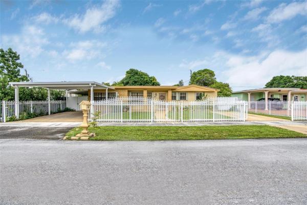 Carol City, 4811 NW 175th Ter, Miami Gardens, Florida 33055, image 2