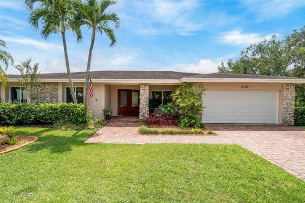 Bonaventure Lakes, 16620 Royal Poinciana Dr, Weston, Florida 33326, image 1