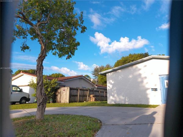 Pine Crest, 813 NE 11th Ave #3, Pompano Beach, Florida 33060, image 1