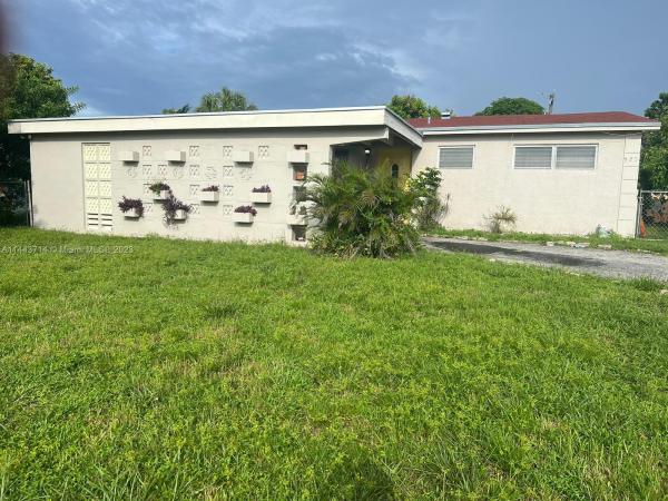 Melrose Manor, 520 SW 29th Ave, Fort Lauderdale, Florida 33312, image 1