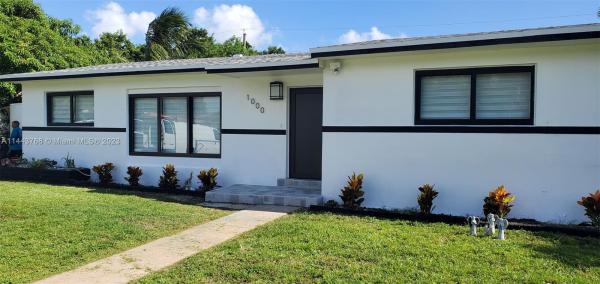 Scott Lake Manor, 1000 NW 182nd St, Miami Gardens, Florida 33169, image 2