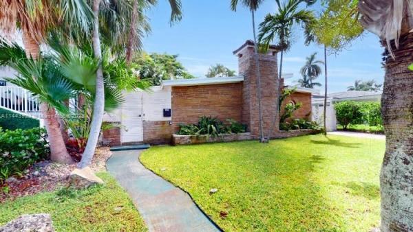 1566 NE 110th St, Unincorporated Dade County, Florida 33161, image 2