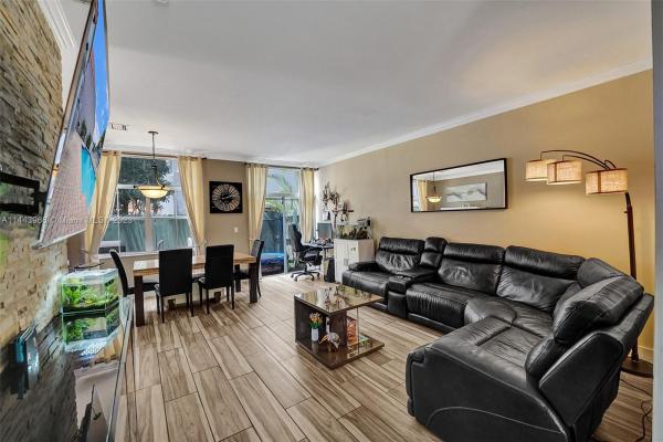 L'Etoile At Emerald Pointe, 3745 Amalfi Dr, Hollywood, Florida 33021, image 1