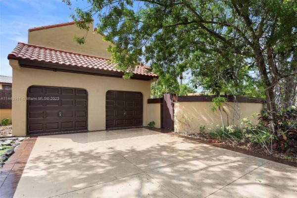 California Club Homes, 1006 NE 203rd Ln #1006, Ives Estates, Florida 33179, image 1