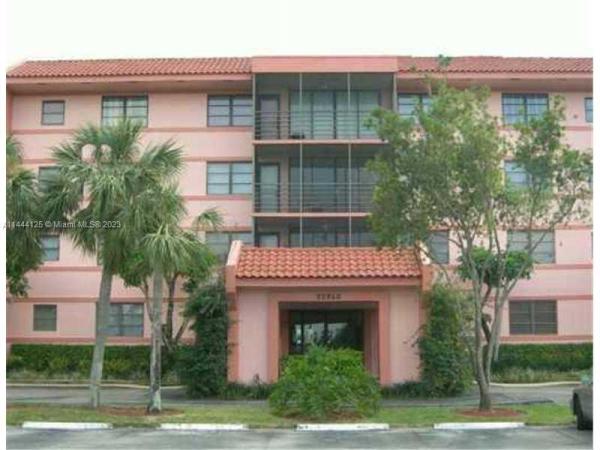 Lakeview Of The California Club, 20860 San Simeon Way #107-6, Ives Estates, Florida 33179, image 1
