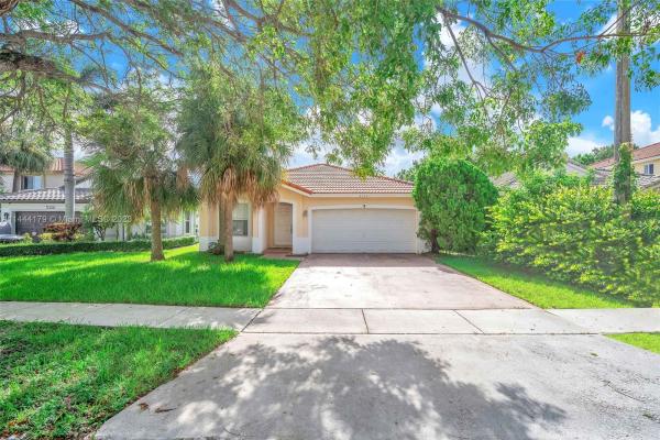 Hidden Lake, 2133 NW 208th Ter, Pembroke Pines, Florida 33029, image 1