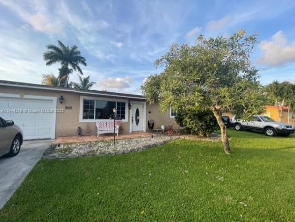 8281 NW 177th St, Country Club, Florida 33015, image 2