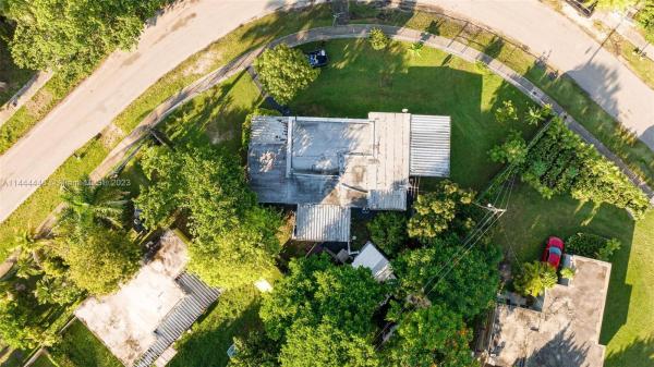 Leisure City Residential, 15250 Grant Ln, Leisure City, Florida 33033, image 2
