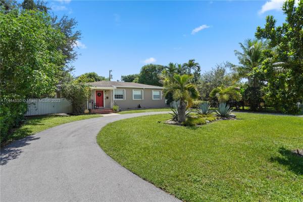 Biscayne Gardens, 13125 NW 2nd Ave, Golden Glades, Florida 33168, image 2