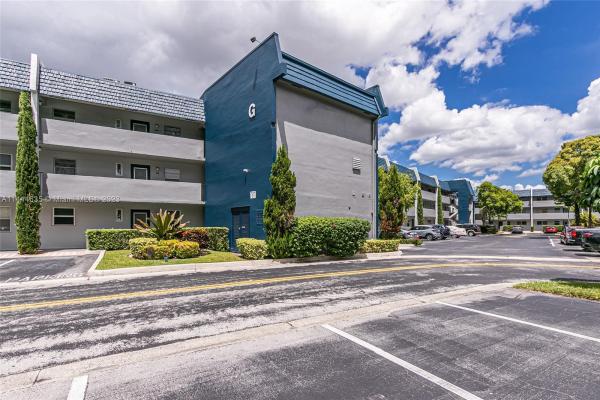 Oriole Golf & Tennis Club 1, 7817 Golf Cir Dr #309, Margate, Florida 33063, image 1