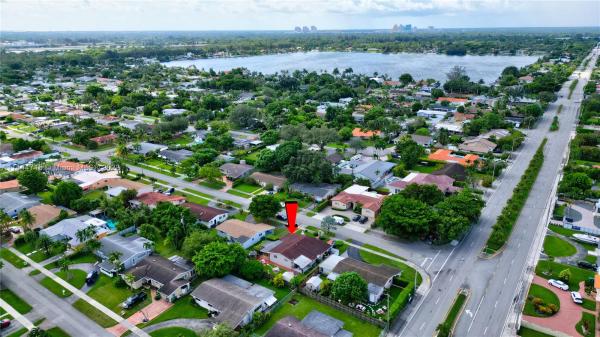 Lakeview Plaza, 8625 SW 45th St, Olympia Heights, Florida 33155, image 1