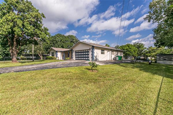 Hiatus Ranchettes, 10851 SW 29th Pl, Davie, Florida 33328, image 1