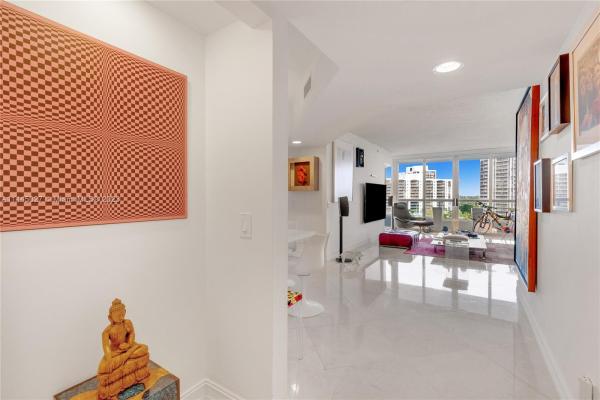 South Tower At The Point, 21055 Yacht Club Dr #1007, Aventura, Florida 33180, image 1