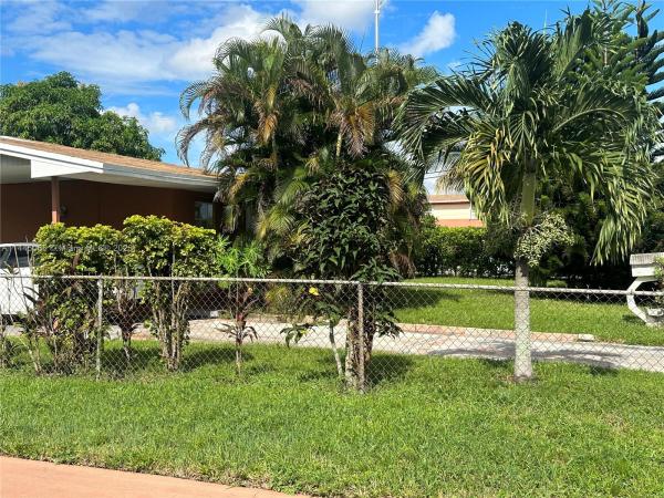 Miami Gardens Manor, 4705 NW 191st St, Miami Gardens, Florida 33055, image 1