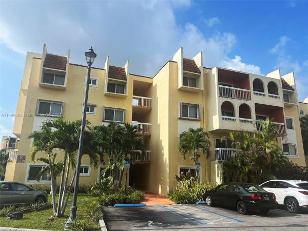 Village Of Kings Creek, 7830 Camino Real #K306, Glenvar Heights, Florida 33143, image 2