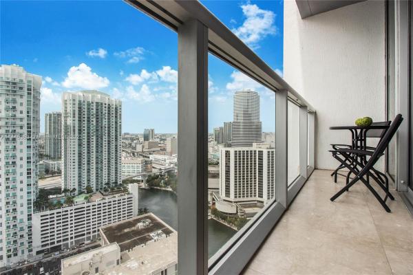 Icon Brickell Tower 3, 485 Brickell Ave #3005, Miami, Florida 33131, image 2