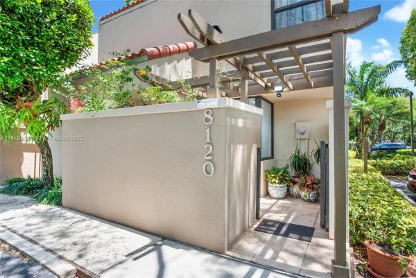 Dadeland Walk, 8120 SW 86th Ter, Kendall, Florida 33143, image 1