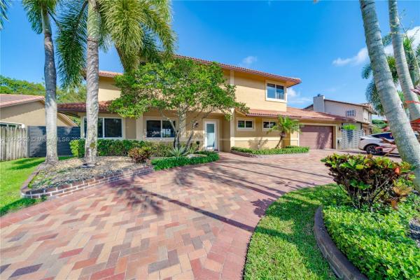 Crossbow At Ivanhoe, 6951 E Wedgewood Ave, Davie, Florida 33331, image 1