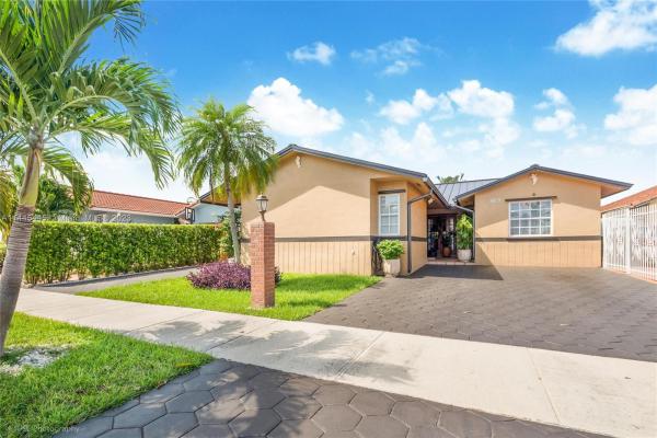 Bird Lakes South, 4704 SW 143rd Ave, Kendale Lakes, Florida 33175, image 1