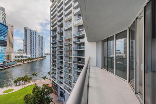 Icon Brickell Tower 1, 475 Brickell Ave #1014, Miami, Florida 33131, image 2