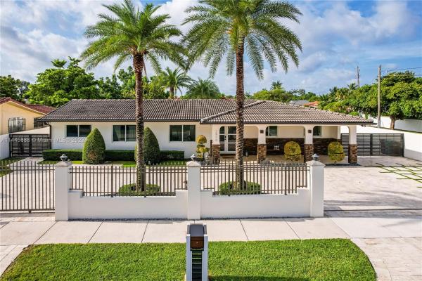 Reyce, 10770 SW 30th St, University Park, Florida 33165, image 1