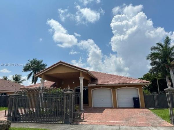 3104 SW 142nd Pl, Unincorporated Dade County, Florida 33175, image 2