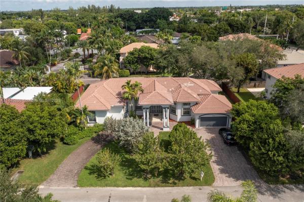 Pinewood Grove, 9717 SW 94 Ter #, Kendall, Florida 33176, image 2