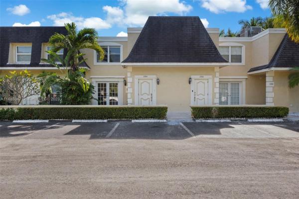 Venetian Park, 2304 NE 11th St #207, Hallandale Beach, Florida 33009, image 1