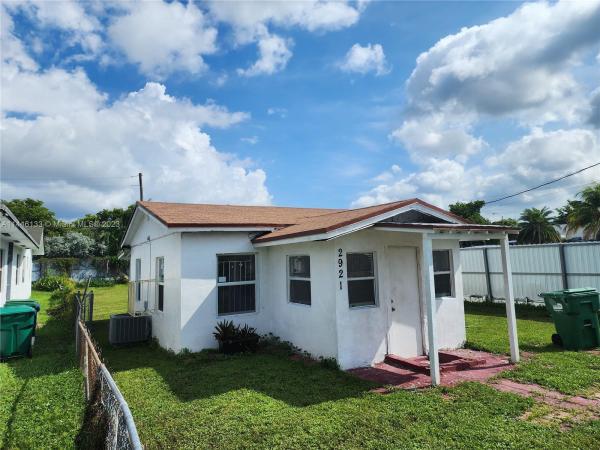 Hialeah Heights, 2921 NW 61st St, Brownsville, Florida 33142, image 2