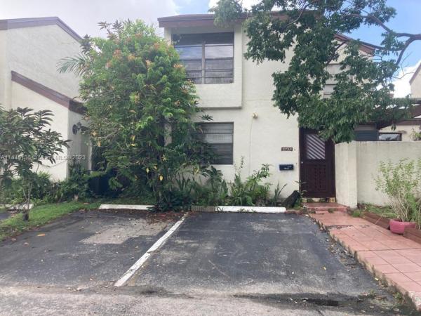 Wind Lake Village, 9734 NW 5th Ter #9734, Fountainebleau, Florida 33172, image 1