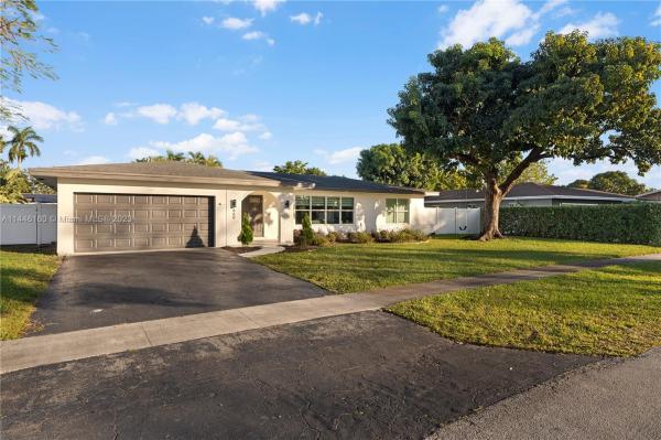 Plantations Secluded Gardens, 660 NW 73rd Ter, Plantation, Florida 33317, image 1