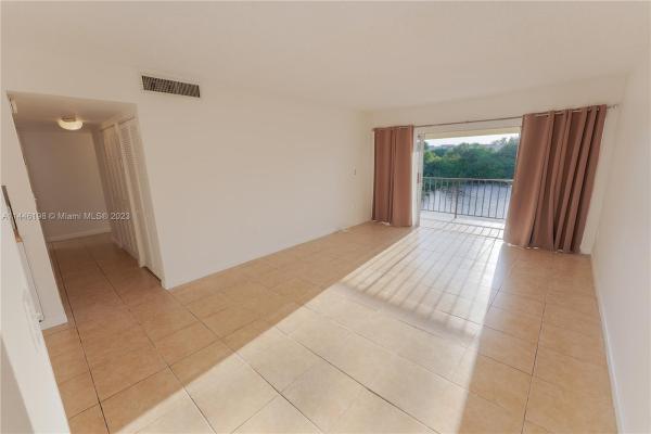 Fernwoods, 8775 Park Blvd #302, Fountainebleau, Florida 33172, image 1