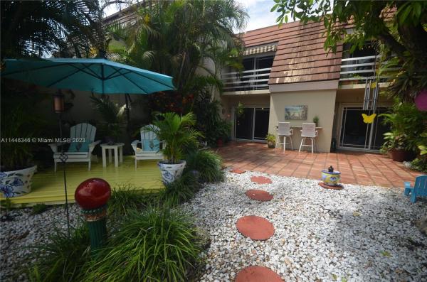 Miami Lakes Golf Course Village, 7405 Big Cypress Dr, Miami Lakes, Florida 33014, image 1