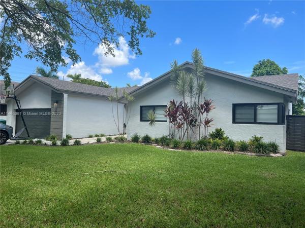 Kendale Country Club Estates, 10241 SW 91st St, Kendall, Florida 33176, image 1