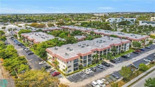 Barcelona North, 255 S Cypress Rd #323, Pompano Beach, Florida 33060, image 1