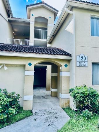 Pinehurst Club, 420 S Park Rd #2-208, Hollywood, Florida 33021, image 1