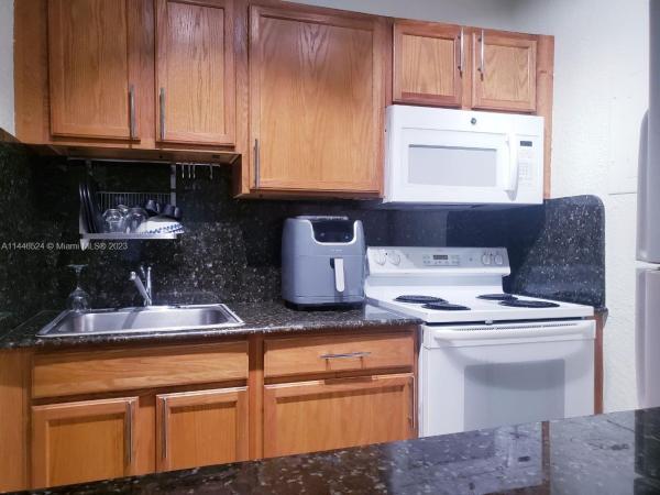 Brickell West, 445 SW 11th St #106, Miami, Florida 33130, image 1