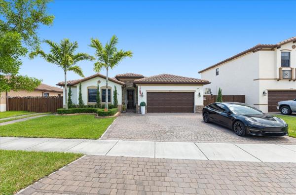 Kingman Commons, 2534 SE 2nd St, Homestead, Florida 33033, image 1