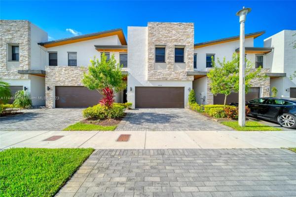 Summit At Park Central, 10536 NW 79th St, Doral, Florida 33178, image 1