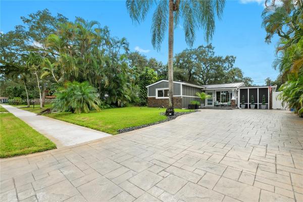 Palm Lane Villa, 6640 Douglas St, Hollywood, Florida 33024, image 1