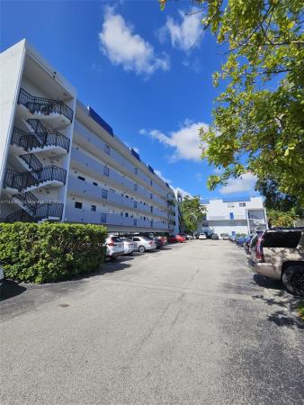 Village Square, 7501 NW 16th St #3308, Plantation, Florida 33313, image 1