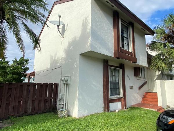 Wind Lake Village, 503 NW 98th Ct #503, Fountainebleau, Florida 33172, image 1